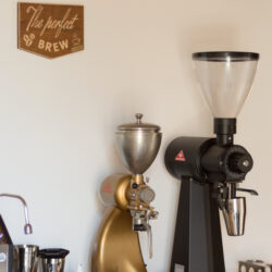 Frisch gemahlener Kaffee mit Mühle